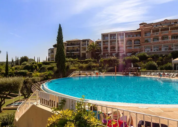 Cap Esterel: 2 Pièces Climatisé Avec Parking Et Accès Piscine - Fr-1-504-693 Saint-Raphaël